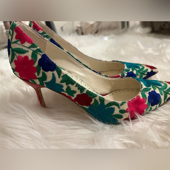 manolo blahnik floral embroidery pump size 36.5 - Picture 5 of 9
